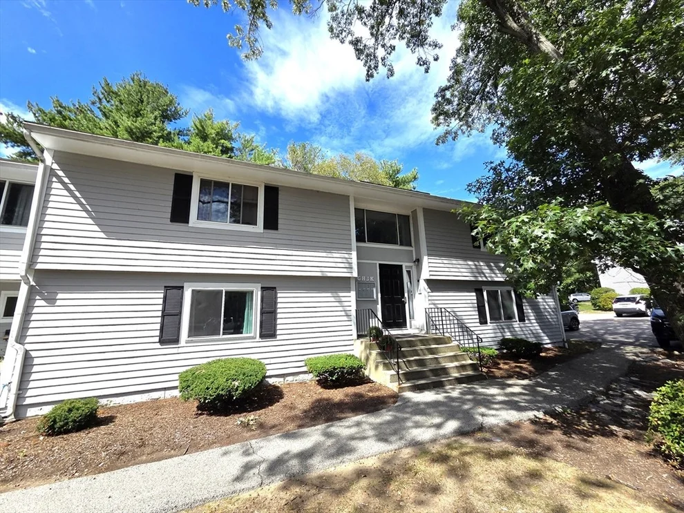 Unit for sale at 6 Beal's Cove, Hingham, MA 02043
