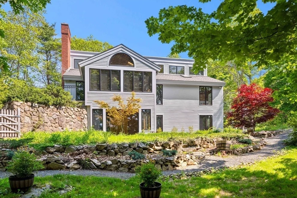 Unit for sale at 3 Whitman Pl, Beverly, MA 01915