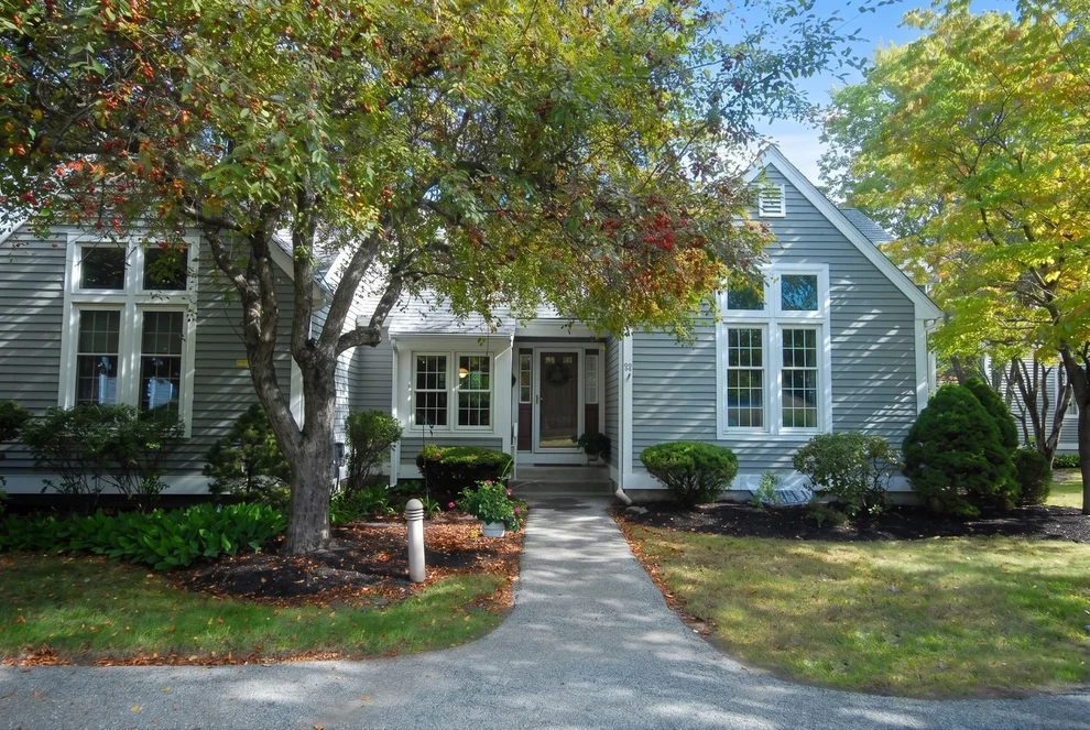 Unit for sale at 121 Audubon Dr, Acton, MA 01720