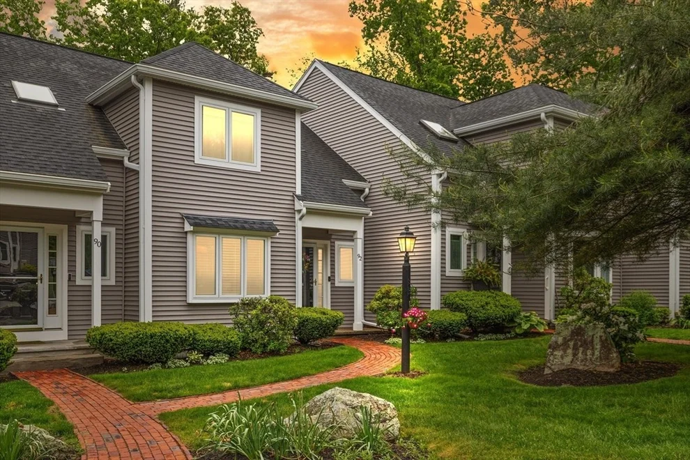 Unit for sale at 92 Old Quarry, Weymouth, MA 02188