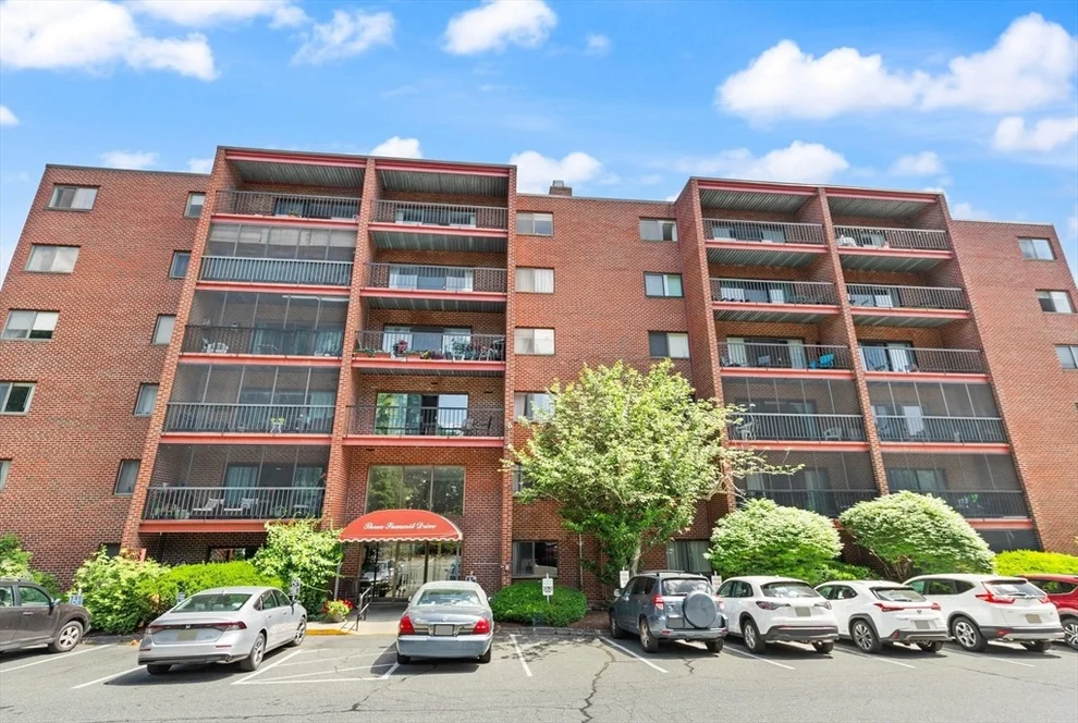 Unit for sale at 3 Summit Drive, Reading, MA 01867