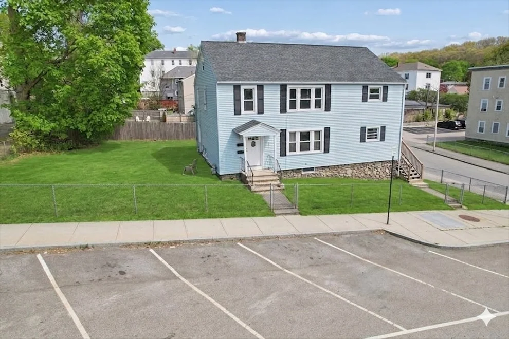 Unit for sale at 109 Hamilton Street, Worcester, MA 01604