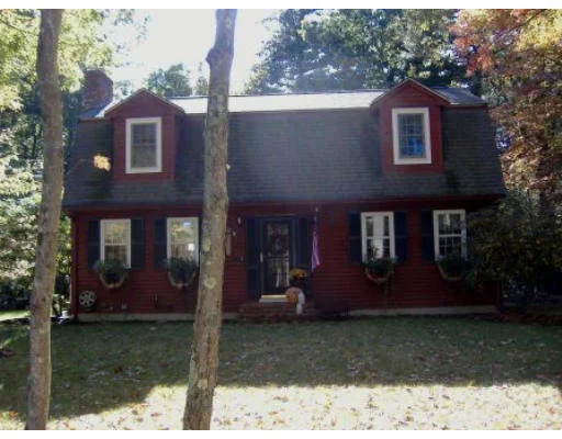 Unit for sale at 2 Horseshoe Dr, Plainville, MA 02762