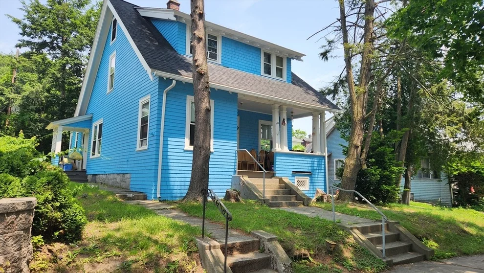 Unit for sale at 132 Institute Rd, Worcester, MA 01602