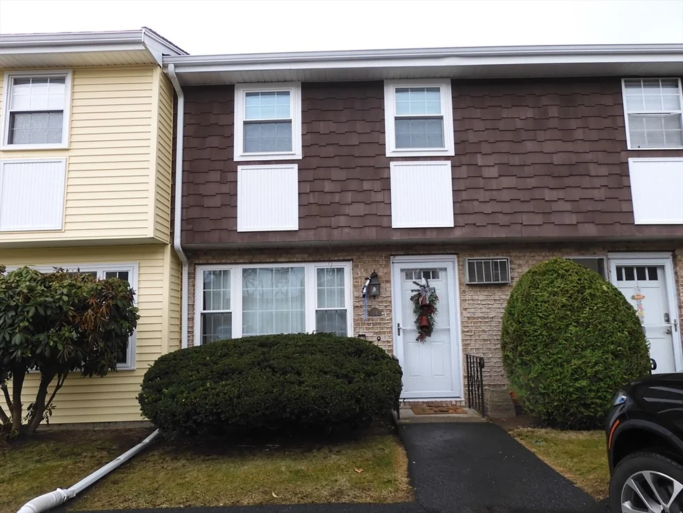 Unit for sale at 945 Riverside Dr, Methuen, MA 01844