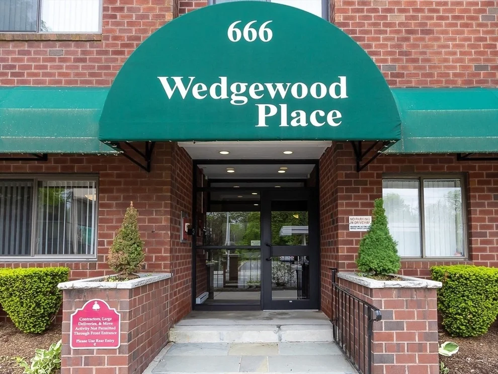 Unit for sale at 666 Main St, Winchester, MA 01890