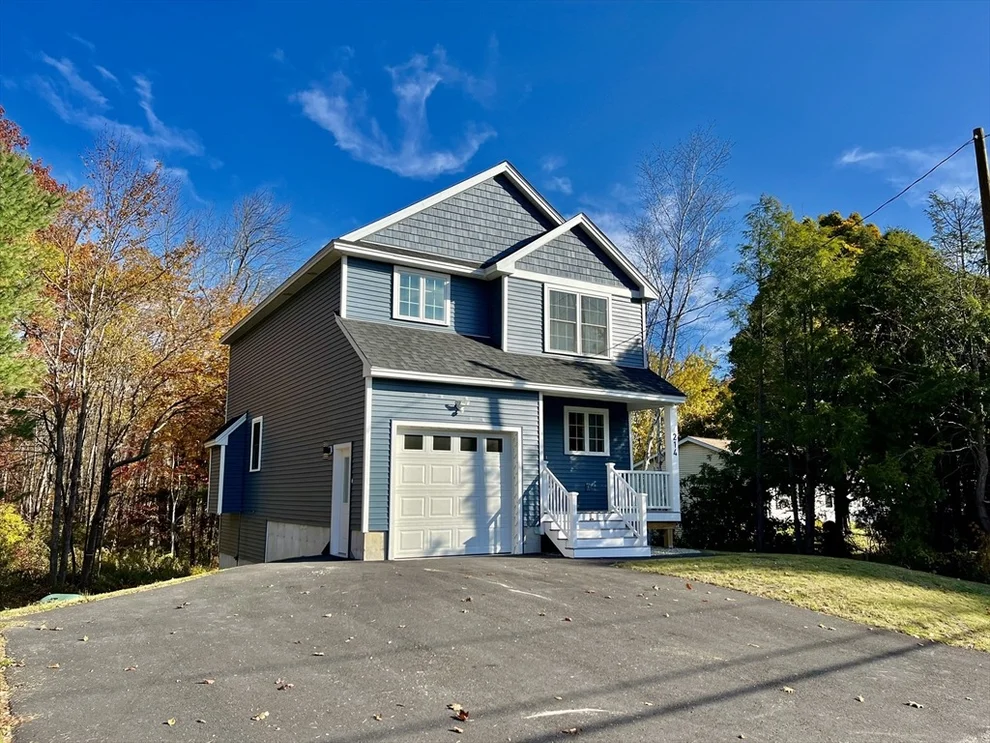 Unit for sale at 214 Rawson St, Leicester, MA 01524