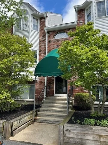 Unit for sale at 118 Tall Oaks Dr, Weymouth, MA 02190