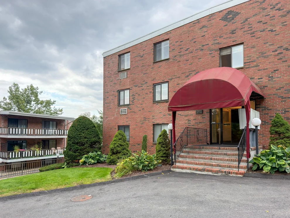 Unit for sale at 80 N Warren St, Woburn, MA 01801