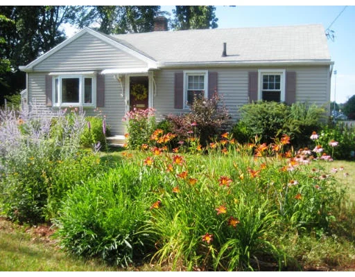 Unit for sale at 84 Roosevelt Ave, Chicopee, MA 01013