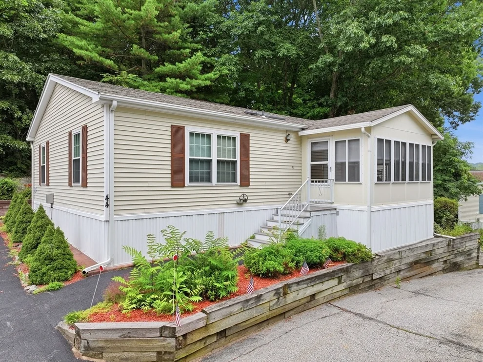 Unit for sale at 47 Washington St, Auburn, MA 01501
