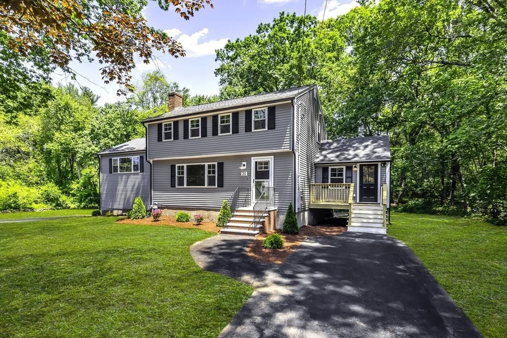 Unit for sale at 21 Karen Lee Ln, Tewksbury, MA 01876