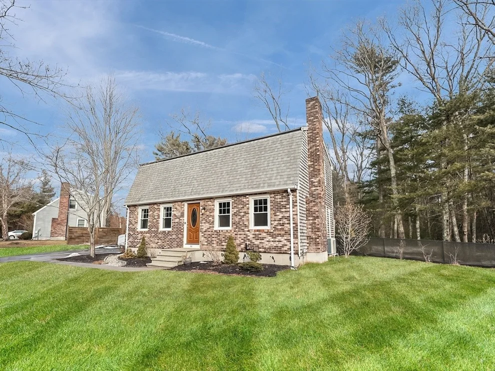 Unit for sale at 44 Ferncrest Dr, Taunton, MA 02780