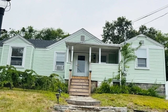 Unit for sale at 19 Chestnut Ave, Auburn, MA 01501