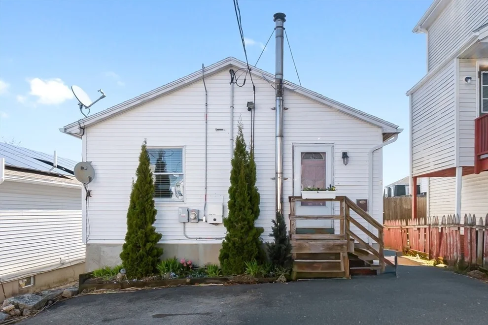 Unit for sale at 4 Alpine Ct, Gloucester, MA 01930
