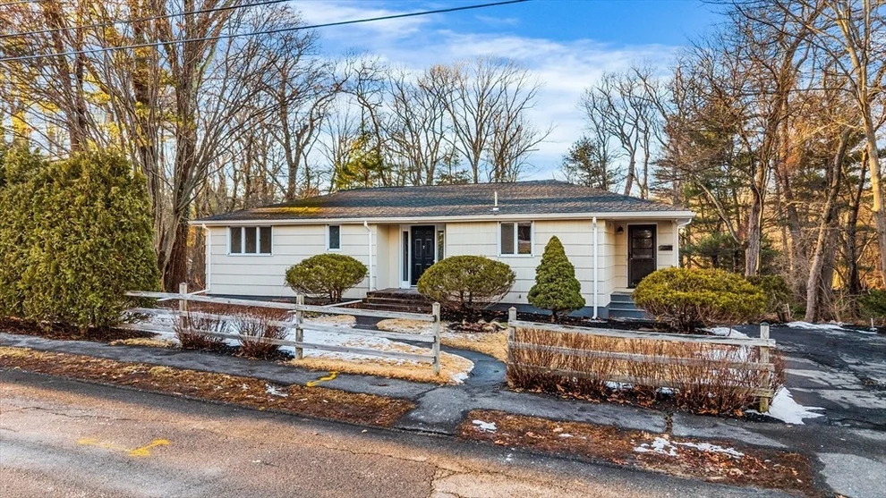 Unit for sale at 7 Pinewood Rd, Peabody, MA 01960