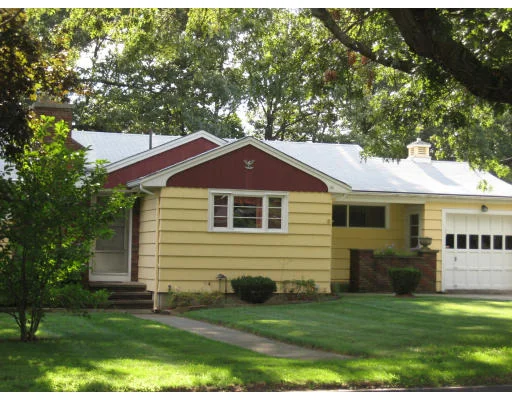 Unit for sale at 1347 Bay Rd, Sharon, MA 02067