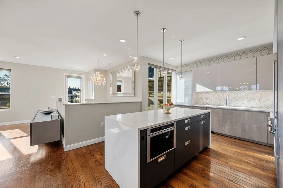 Unit for sale at 928 E Broadway, Boston, MA 02127