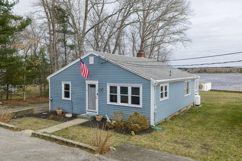 Unit for sale at 21 River Rd, Marion, MA 02738