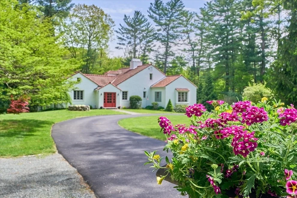Unit for sale at 144 Pine St, Dover, MA 02030