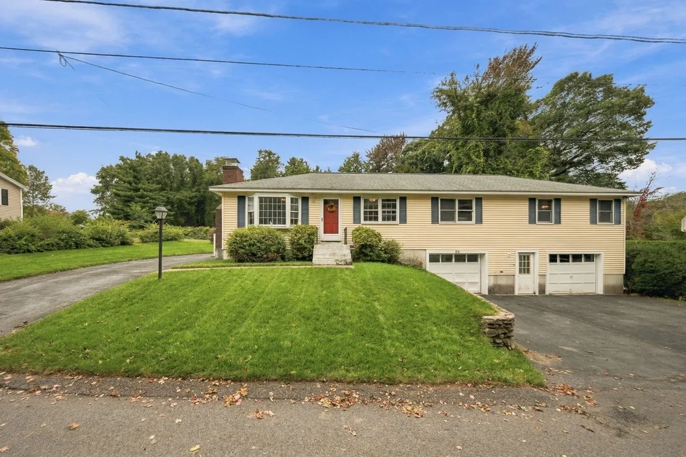 Unit for sale at 29 Dale Ave, Leominster, MA 01453