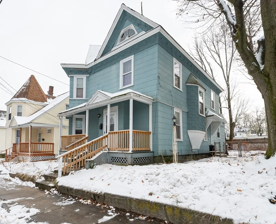 Unit for sale at 94 D St, Lowell, MA 01851