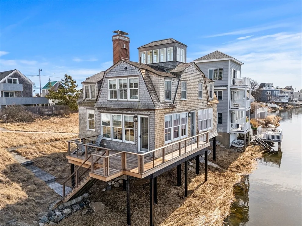 Unit for sale at 5 38th St, Newbury, MA 01951
