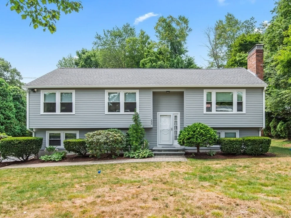 Unit for sale at 550 Brigham St, Marlborough, MA 01752