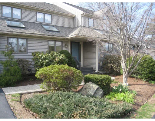 Unit for sale at 2 Magnolia Dr, Franklin, MA 02038