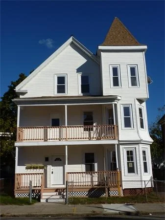 Unit for sale at 111 New Park St, Lynn, MA 01905