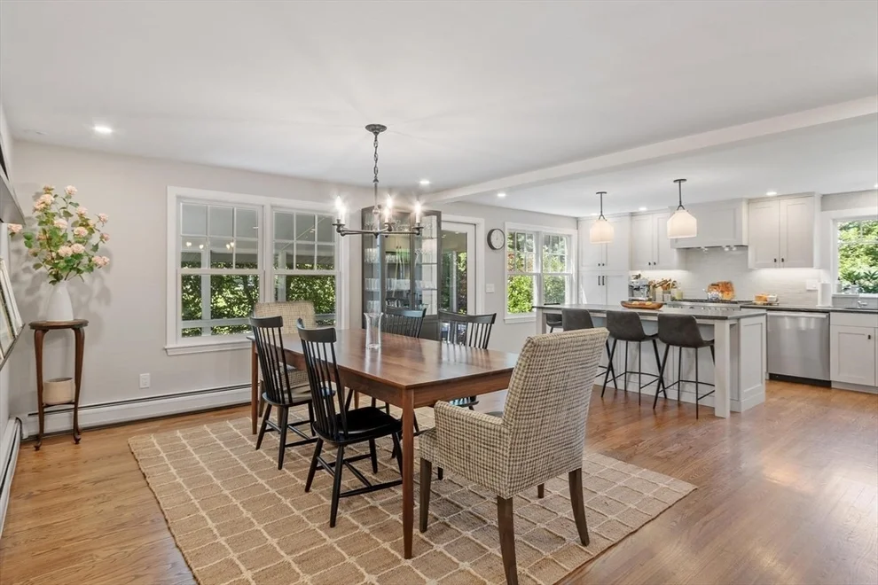 Unit for sale at 5 Adirondack Rd, Chelmsford, MA 01824