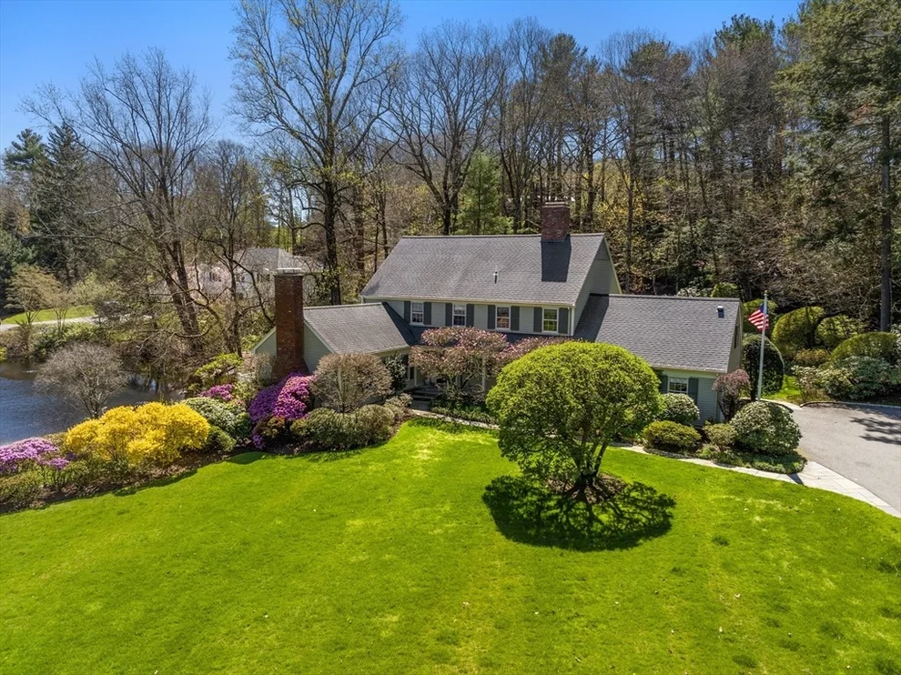 Unit for sale at 3 Tamarack Rd, Weston, MA 02493