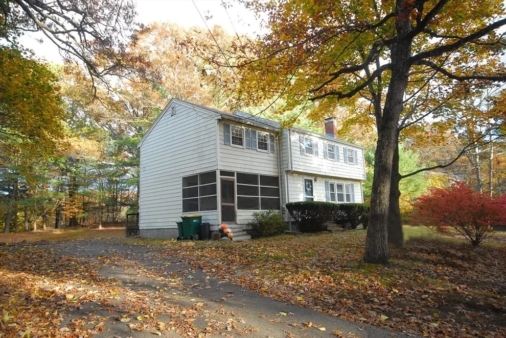Unit for sale at 70 Hillside Ave, Concord, MA 01742