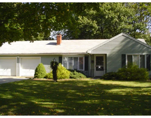 Unit for sale at 8 Olin Ave, Seekonk, MA 02771