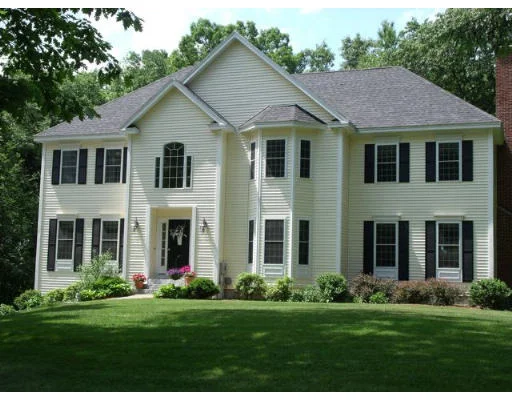Unit for sale at 13 Houstons Way, Hampstead, NH 03841