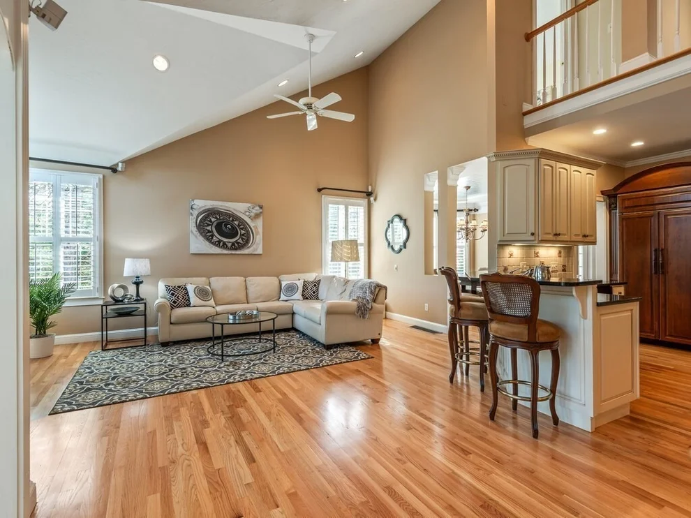 Unit for sale at 1 Carriage Hill Cir, Southborough, MA 01772