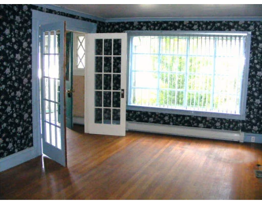 Unit for sale at 291 South Main Street, Athol, MA 01331