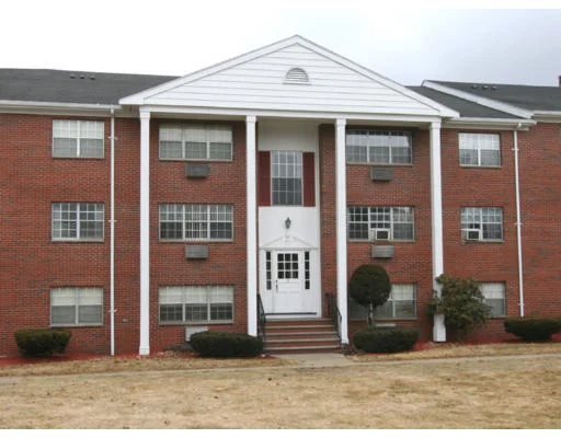 Unit for sale at 11 Old Colony Ln, Arlington, MA 02476