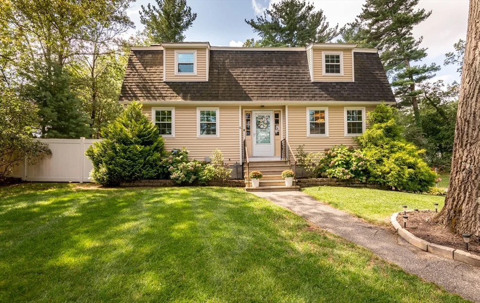 Unit for sale at 6 Jordan Rd, Billerica, MA 01821
