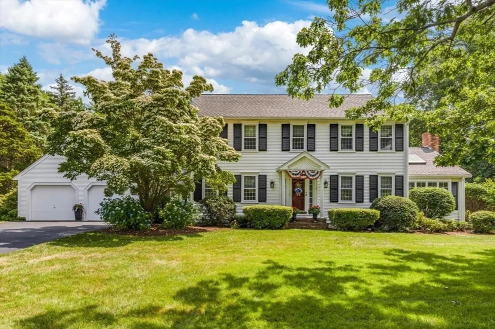 Unit for sale at 11 Tara Drive, Pembroke, MA 02359