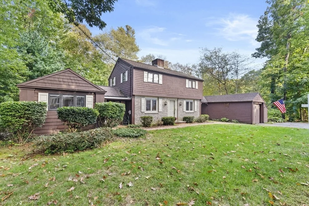 Unit for sale at 186 Colonel Hunt Dr, Abington, MA 02351