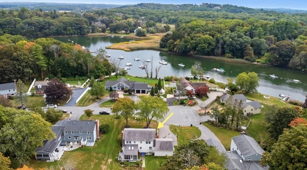 Unit for sale at 11 Spillers Lane, Ipswich, MA 01938