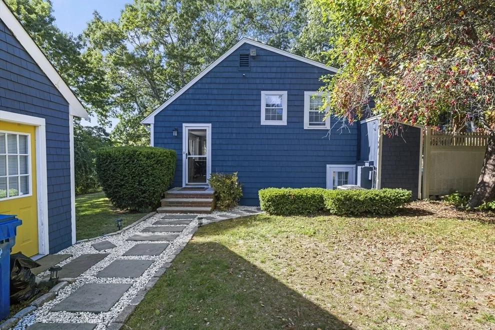 Unit for sale at 7 W Hill Rd, Plymouth, MA 02360