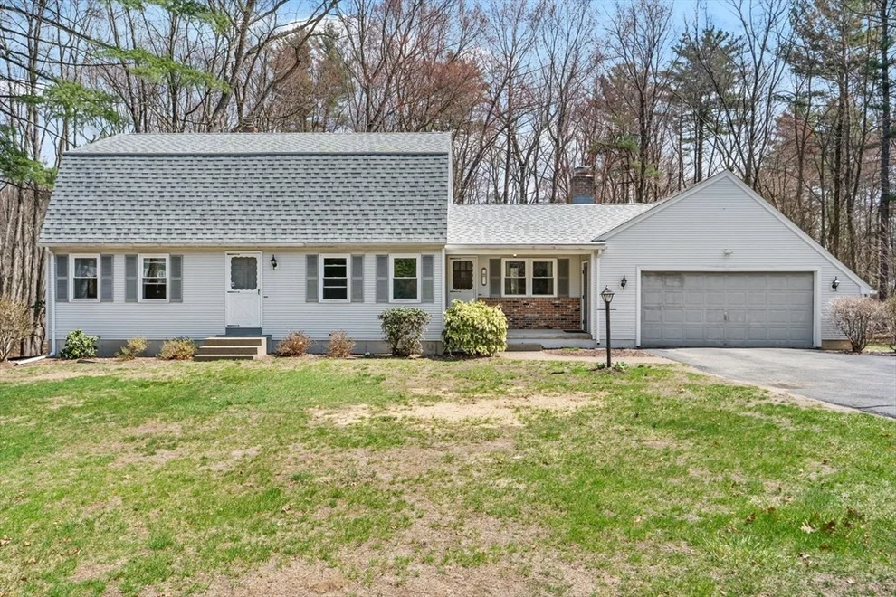 Unit for sale at 8 Jeanne Circle, Southampton, MA 01073