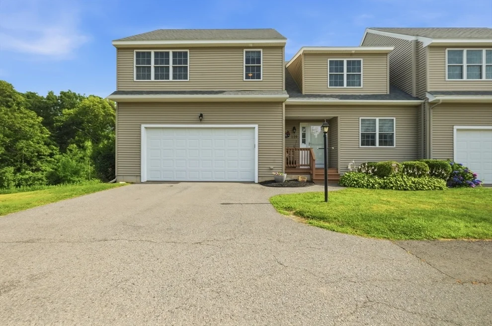 Unit for sale at 129 Ariel Circle, Sutton, MA 01590