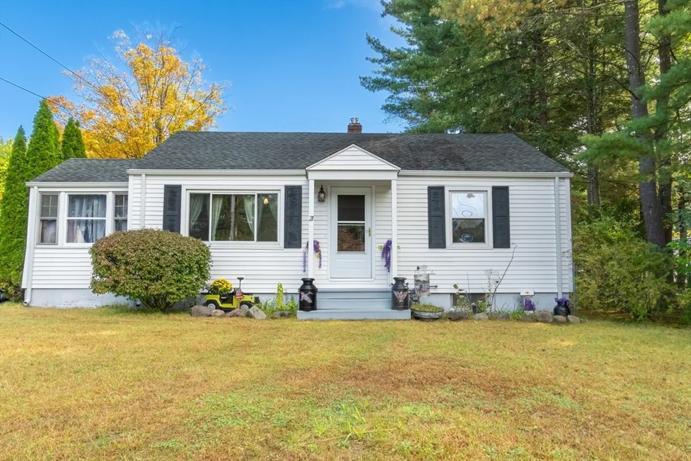 Unit for sale at 21 Meadowlark Ln, Springfield, MA 01119