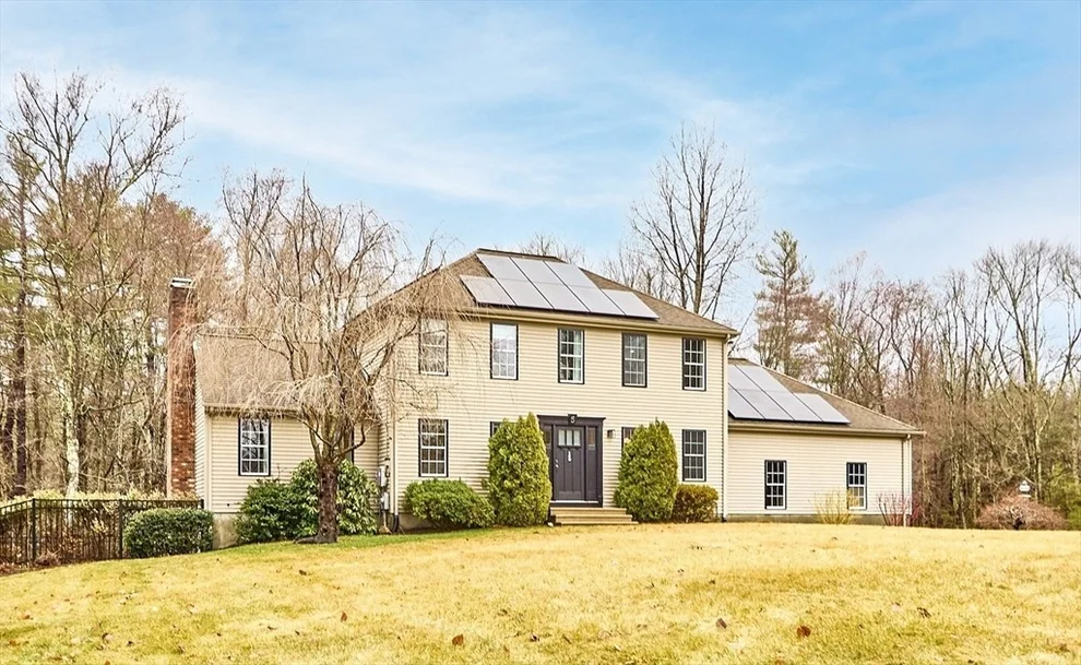 Unit for sale at 5 Dunny Cove Lane, Uxbridge, MA 01569