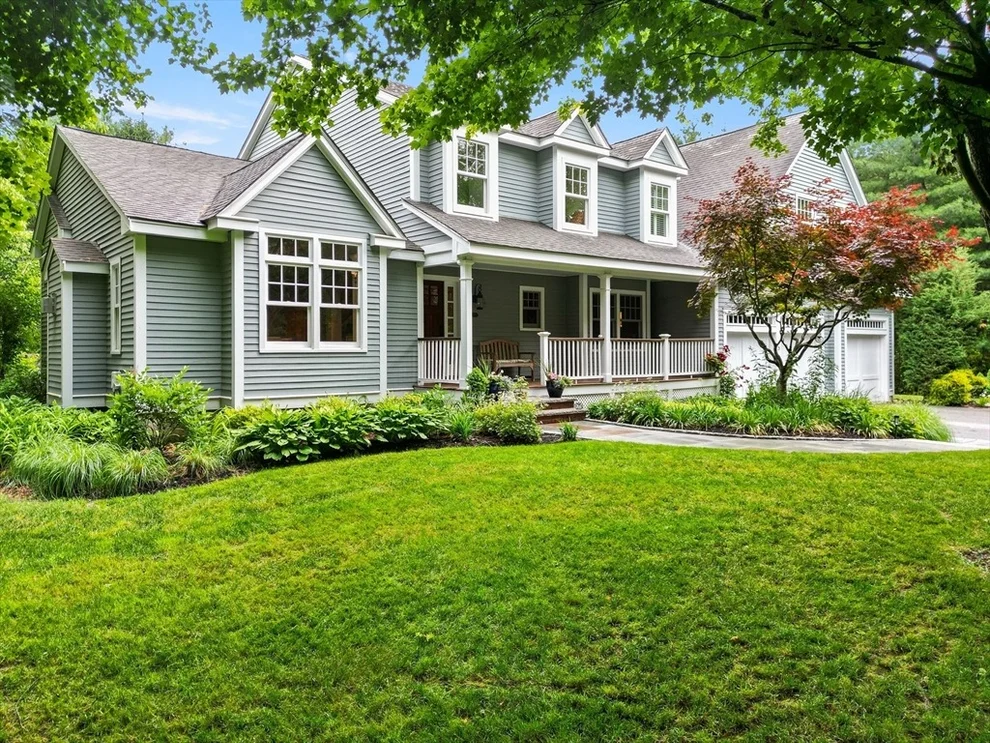 Unit for sale at 28 Howlett St, Topsfield, MA 01983