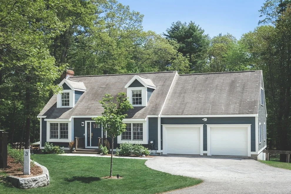 Unit for sale at 3 Berry Dr, Newburyport, MA 01950