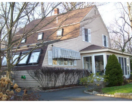 Unit for sale at 293 Seaview Aveneu, Swansea, MA 02777